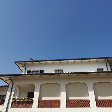 Villa Flora Affittacamere Luni Экстерьер фото