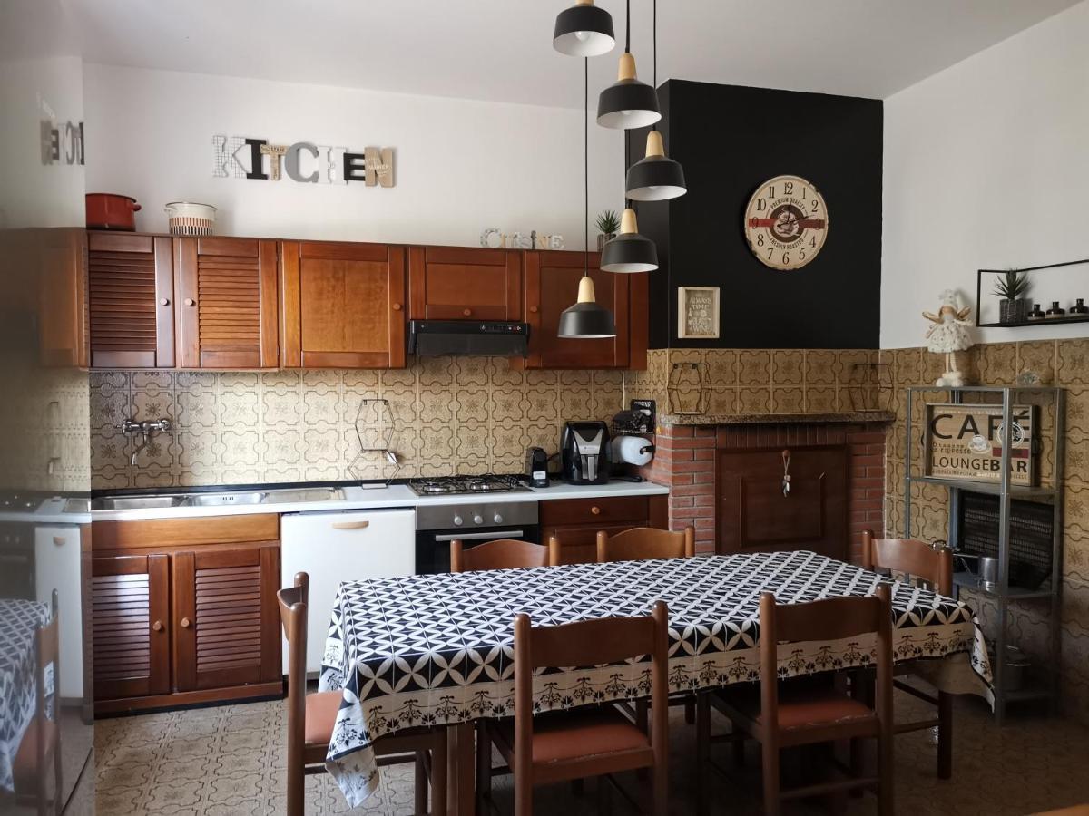 Villa Flora Affittacamere Luni Экстерьер фото
