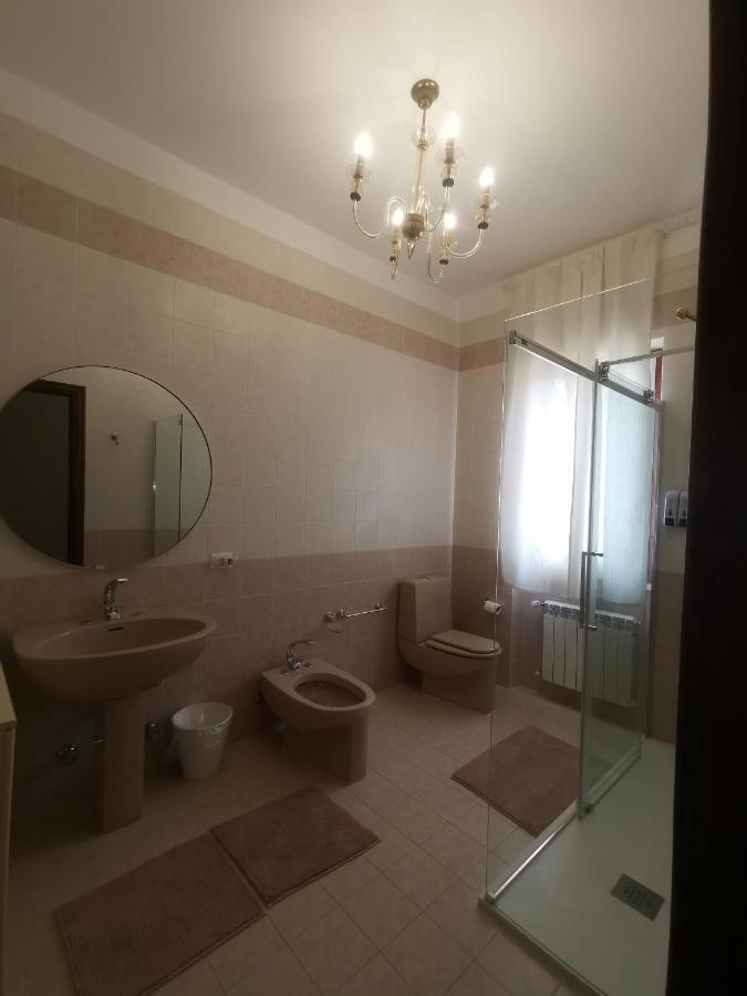 Villa Flora Affittacamere Luni Экстерьер фото