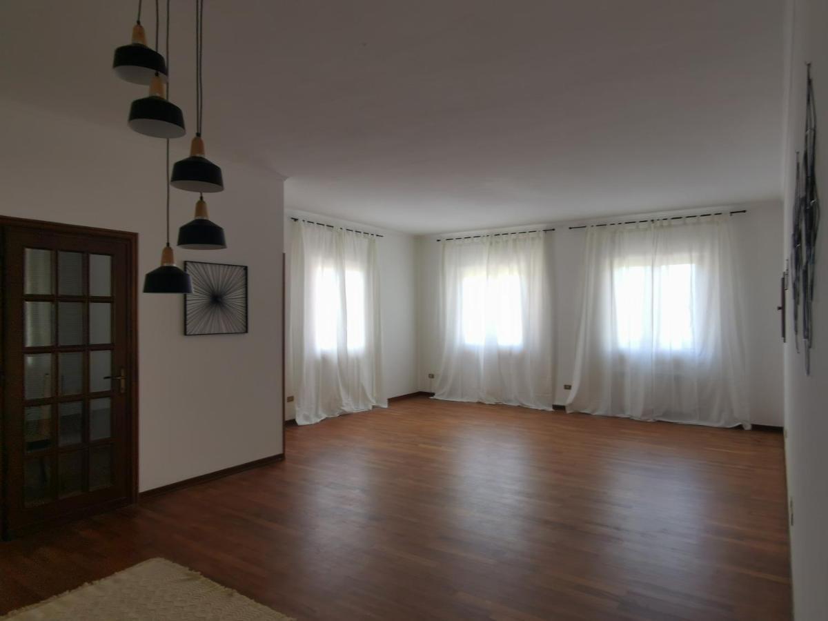 Villa Flora Affittacamere Luni Экстерьер фото