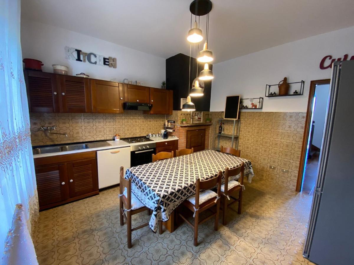 Villa Flora Affittacamere Luni Экстерьер фото