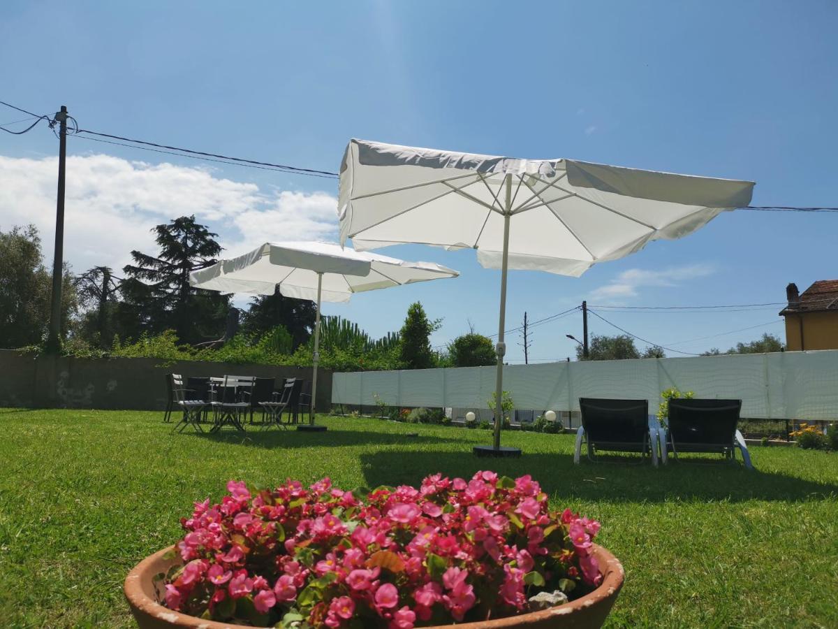 Villa Flora Affittacamere Luni Экстерьер фото