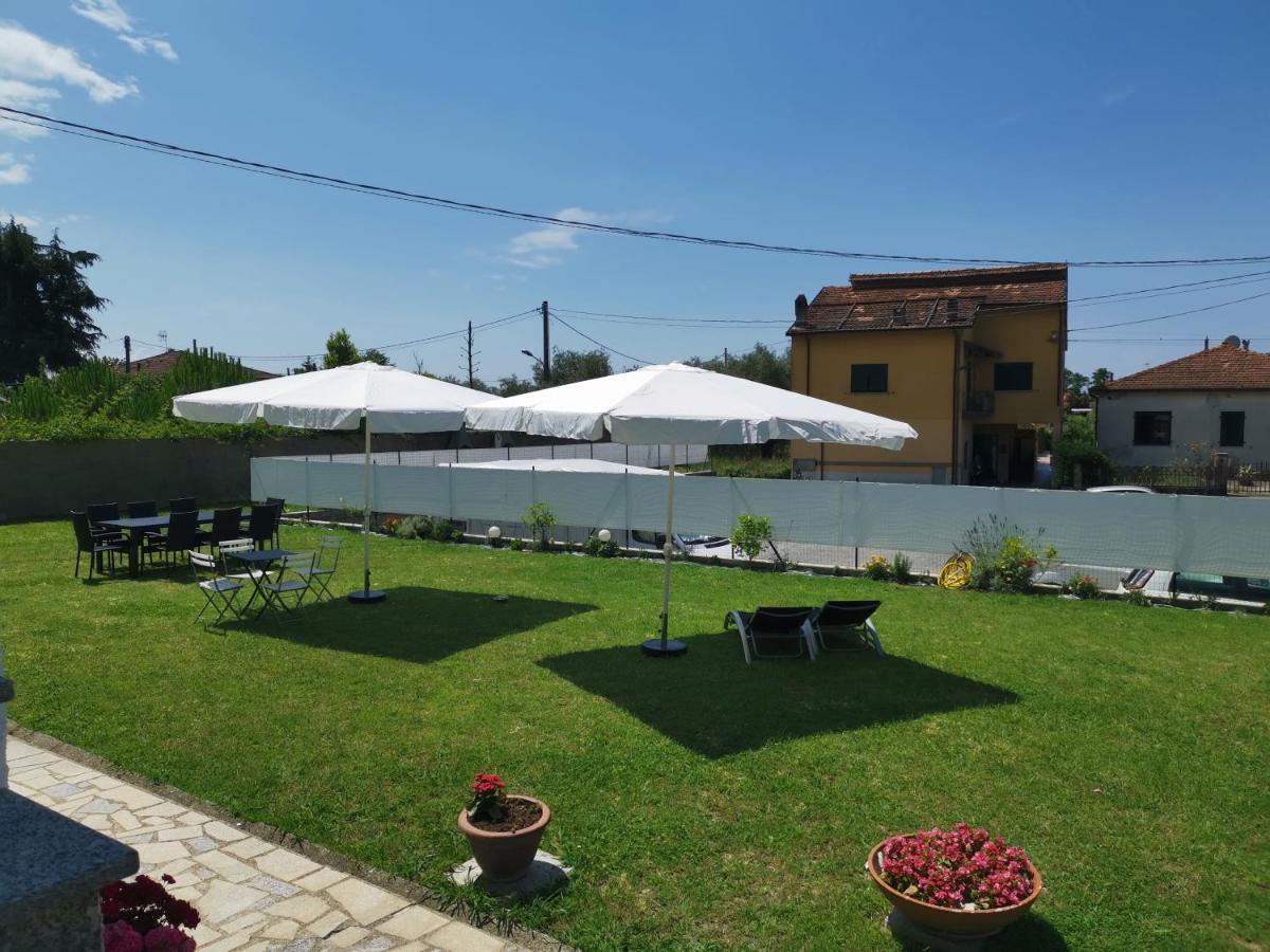 Villa Flora Affittacamere Luni Экстерьер фото